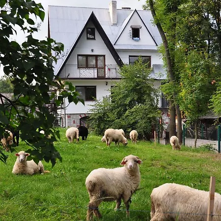 Dom W Lesnicy Alpstuga